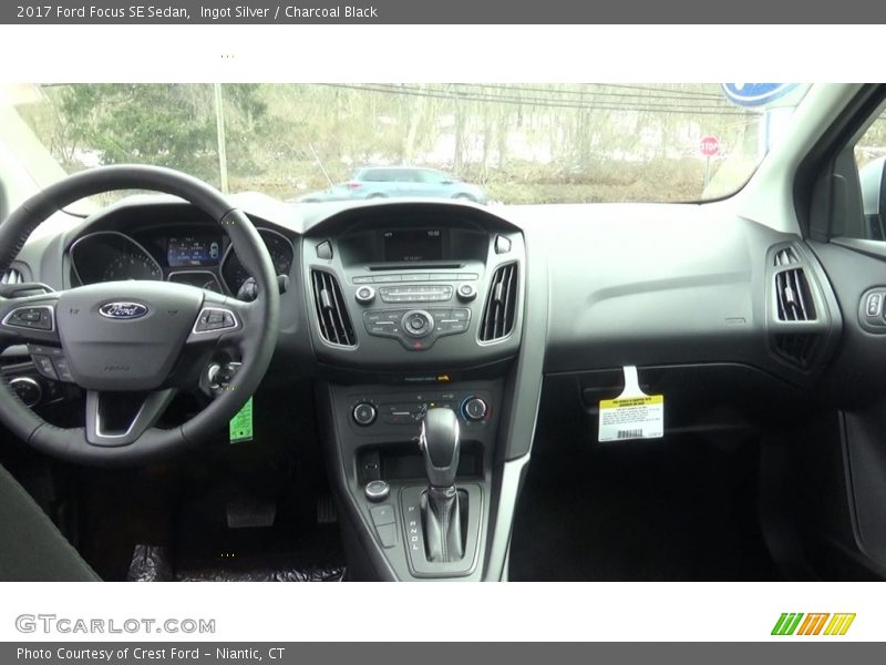 Ingot Silver / Charcoal Black 2017 Ford Focus SE Sedan