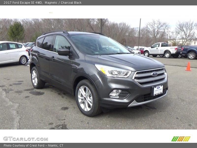 Magnetic / Charcoal Black 2017 Ford Escape SE 4WD