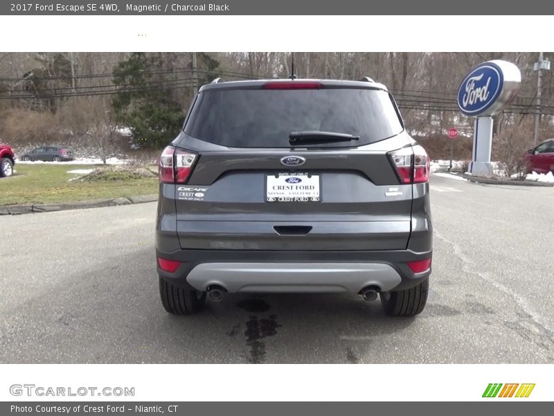 Magnetic / Charcoal Black 2017 Ford Escape SE 4WD