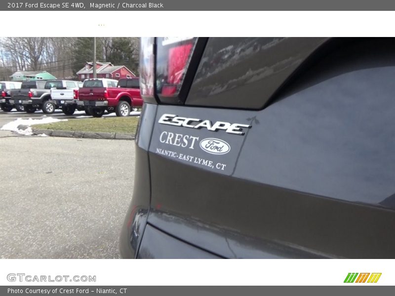 Magnetic / Charcoal Black 2017 Ford Escape SE 4WD