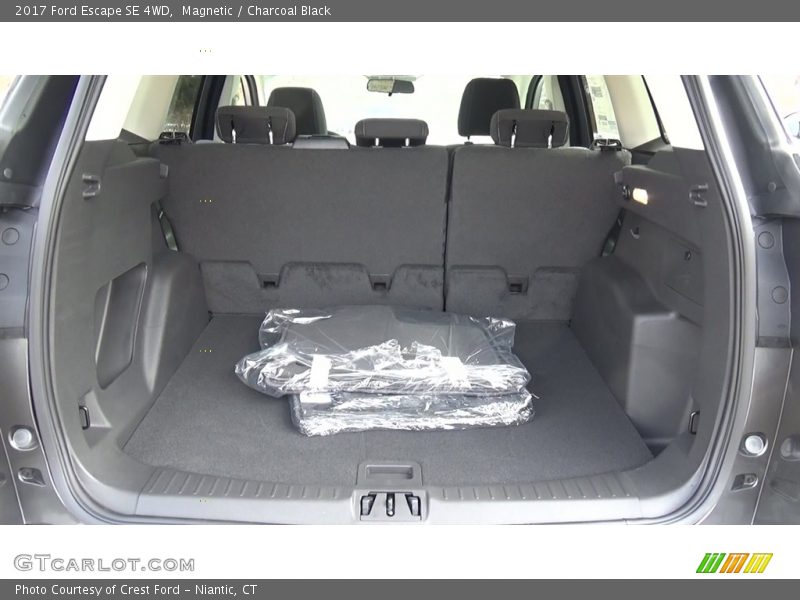 Magnetic / Charcoal Black 2017 Ford Escape SE 4WD