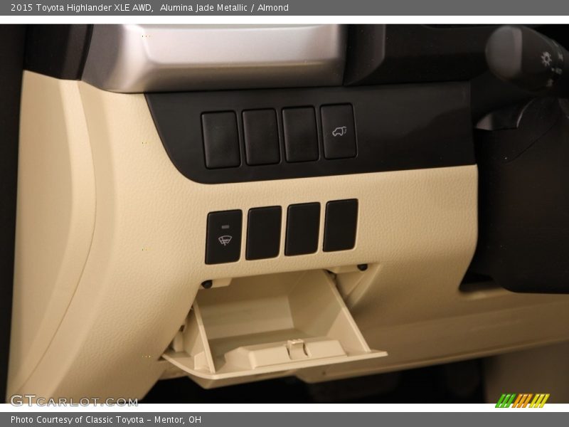 Alumina Jade Metallic / Almond 2015 Toyota Highlander XLE AWD
