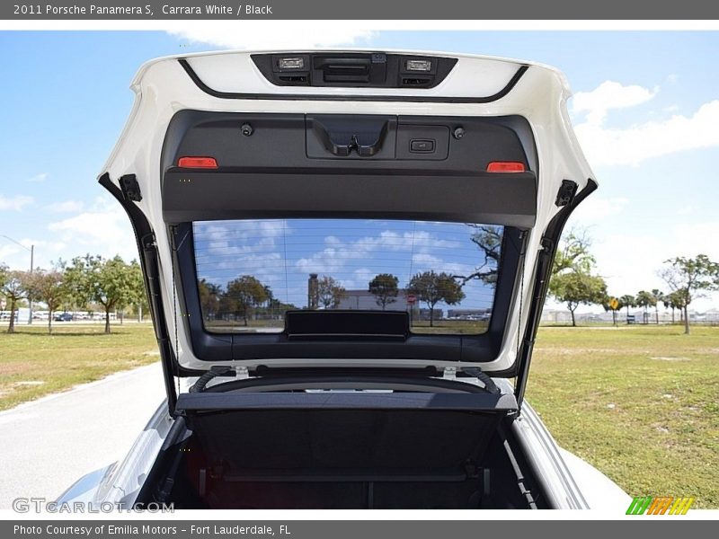  2011 Panamera S Trunk