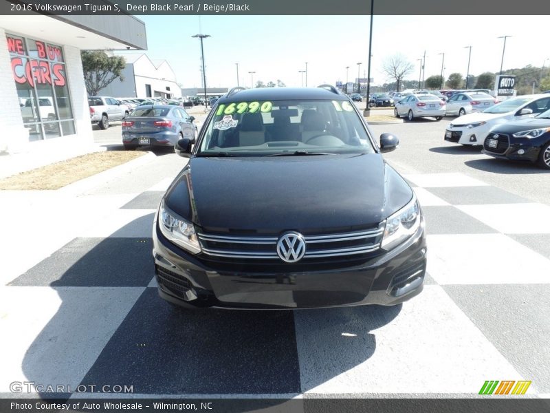 Deep Black Pearl / Beige/Black 2016 Volkswagen Tiguan S
