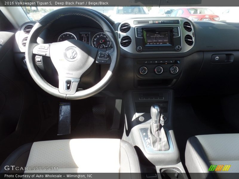 Deep Black Pearl / Beige/Black 2016 Volkswagen Tiguan S