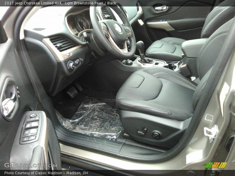 Light Brownstone Pearl / Black 2017 Jeep Cherokee Limited 4x4