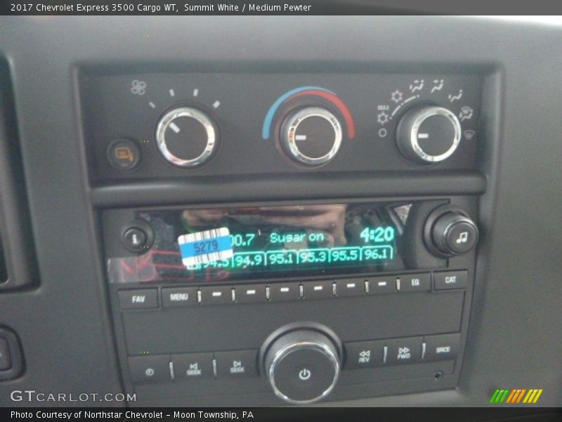Summit White / Medium Pewter 2017 Chevrolet Express 3500 Cargo WT