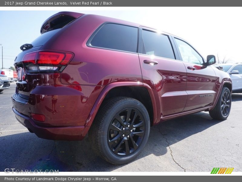 Velvet Red Pearl / Black 2017 Jeep Grand Cherokee Laredo