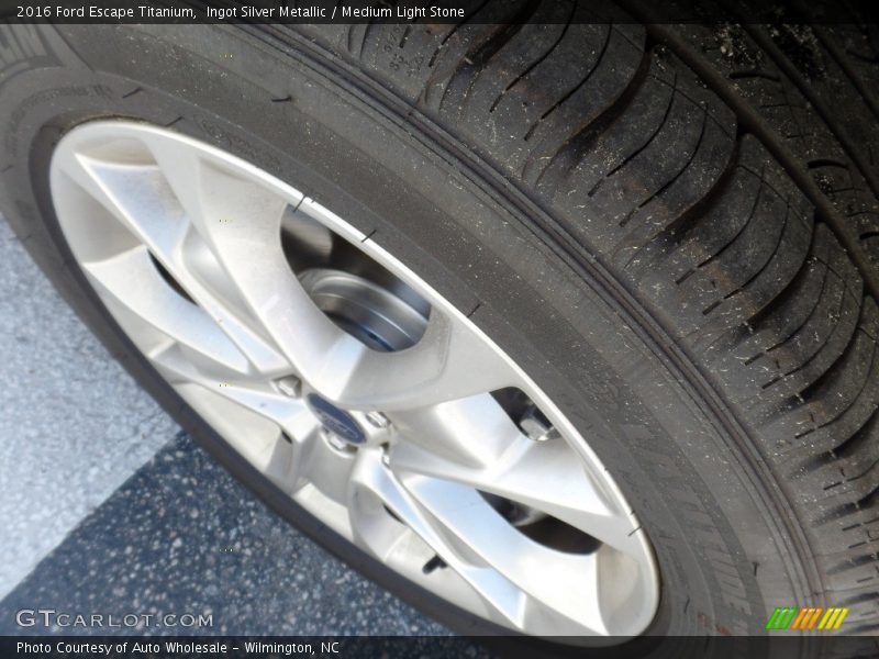 Ingot Silver Metallic / Medium Light Stone 2016 Ford Escape Titanium