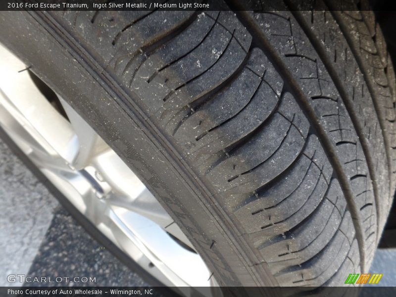 Ingot Silver Metallic / Medium Light Stone 2016 Ford Escape Titanium