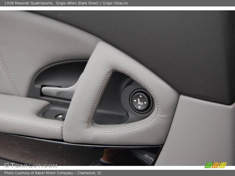 Grigio Alfieri (Dark Silver) / Grigio Ghiaccio 2008 Maserati Quattroporte