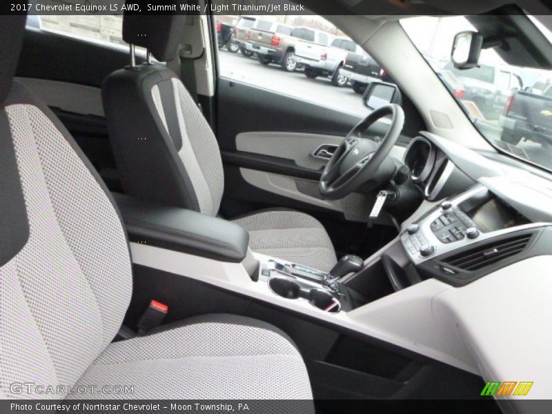 Summit White / Light Titanium/Jet Black 2017 Chevrolet Equinox LS AWD