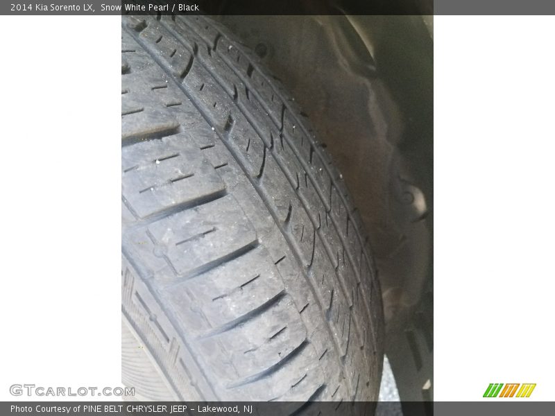 Snow White Pearl / Black 2014 Kia Sorento LX