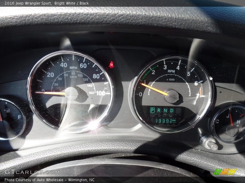 Bright White / Black 2016 Jeep Wrangler Sport