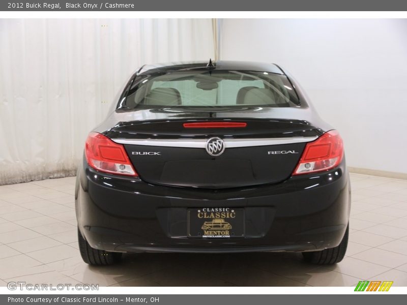 Black Onyx / Cashmere 2012 Buick Regal
