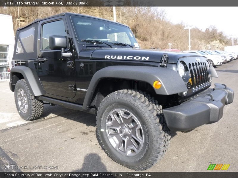 Front 3/4 View of 2017 Wrangler Rubicon 4x4