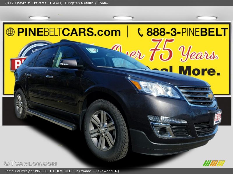 Tungsten Metallic / Ebony 2017 Chevrolet Traverse LT AWD