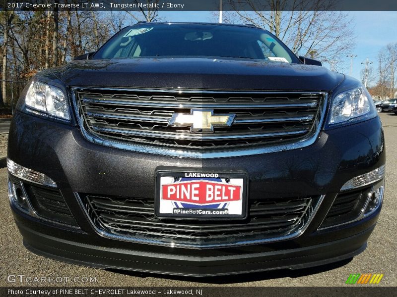 Tungsten Metallic / Ebony 2017 Chevrolet Traverse LT AWD