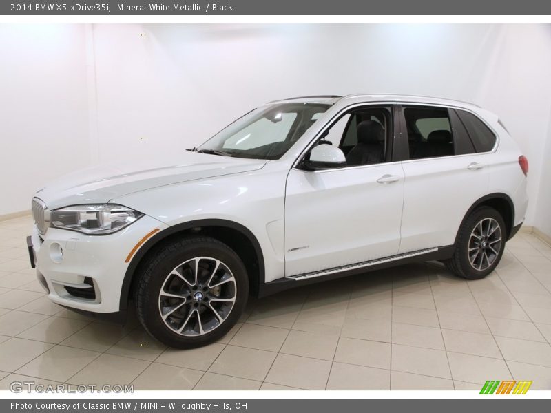 Front 3/4 View of 2014 X5 xDrive35i