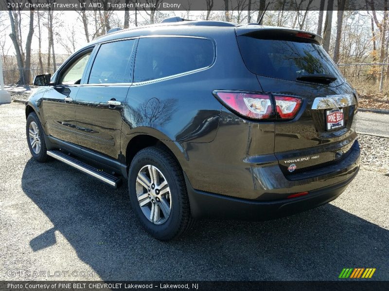 Tungsten Metallic / Ebony 2017 Chevrolet Traverse LT AWD