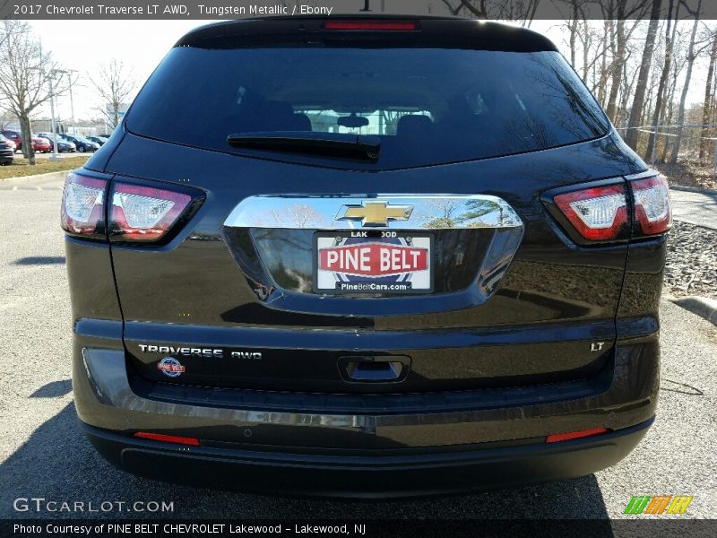 Tungsten Metallic / Ebony 2017 Chevrolet Traverse LT AWD