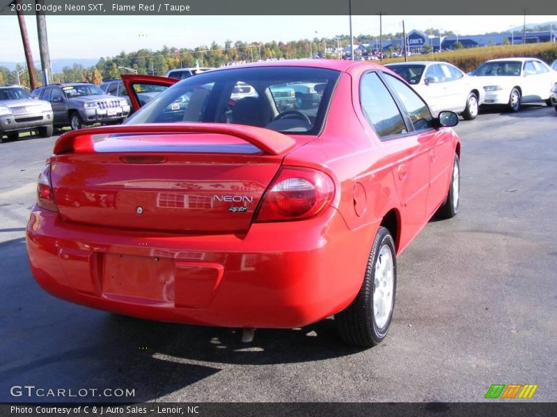 Flame Red / Taupe 2005 Dodge Neon SXT