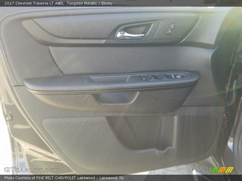 Tungsten Metallic / Ebony 2017 Chevrolet Traverse LT AWD