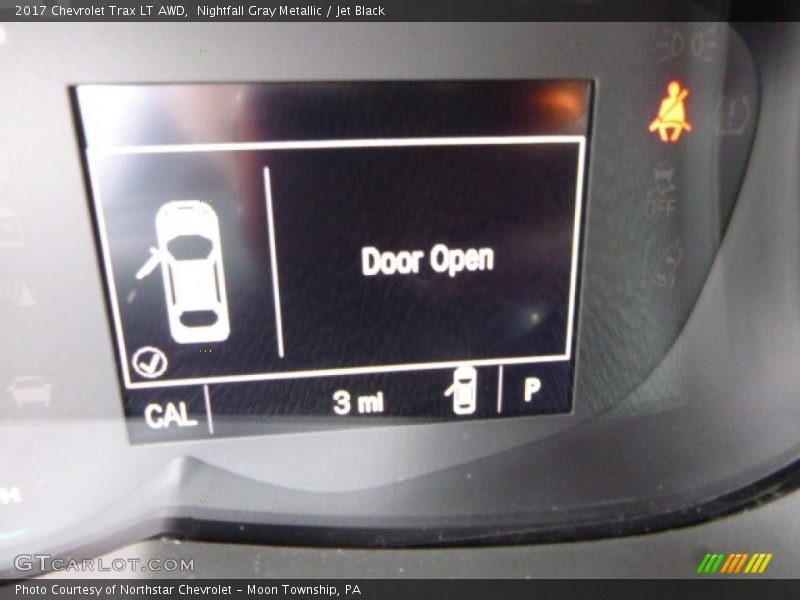 Nightfall Gray Metallic / Jet Black 2017 Chevrolet Trax LT AWD