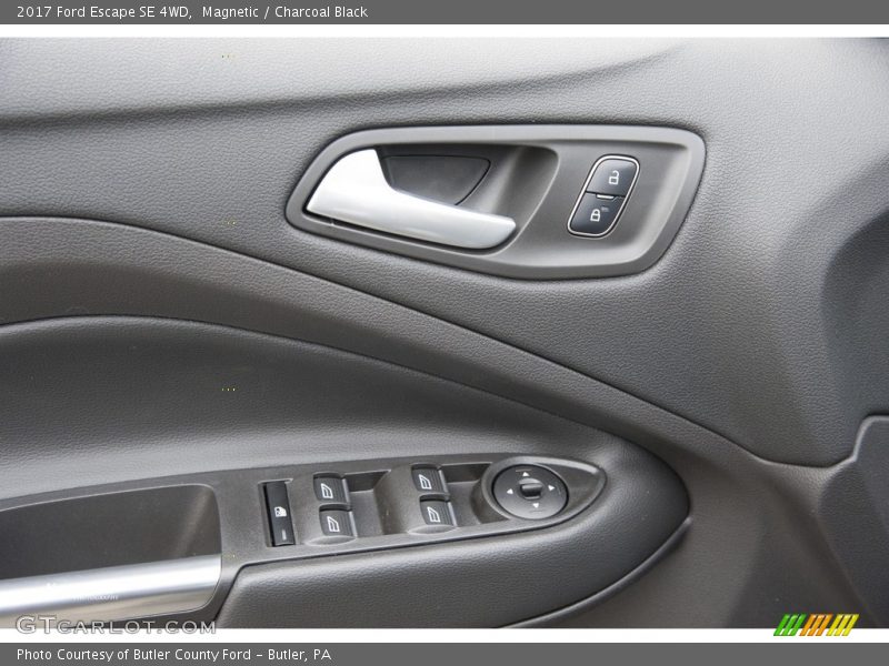 Magnetic / Charcoal Black 2017 Ford Escape SE 4WD