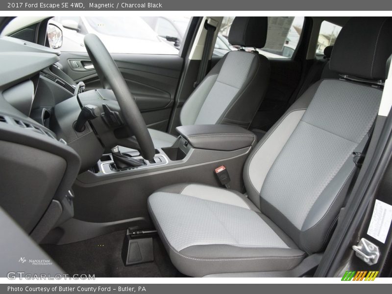 Magnetic / Charcoal Black 2017 Ford Escape SE 4WD