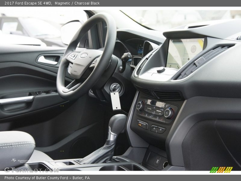 Magnetic / Charcoal Black 2017 Ford Escape SE 4WD