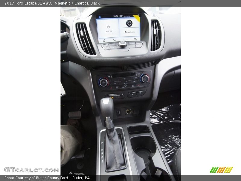 Magnetic / Charcoal Black 2017 Ford Escape SE 4WD