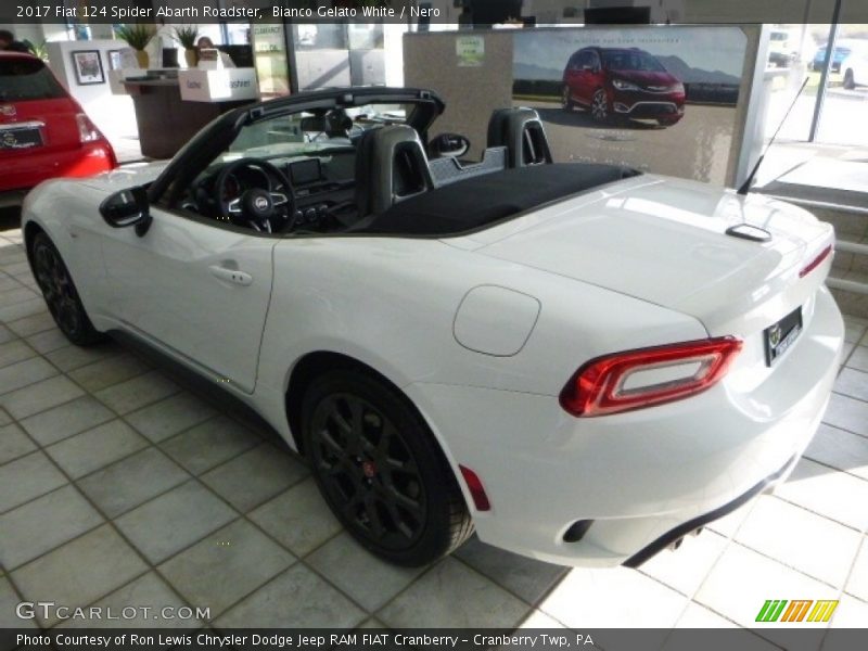 Bianco Gelato White / Nero 2017 Fiat 124 Spider Abarth Roadster