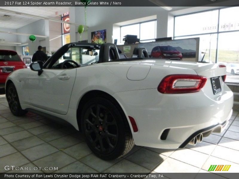 Bianco Gelato White / Nero 2017 Fiat 124 Spider Abarth Roadster