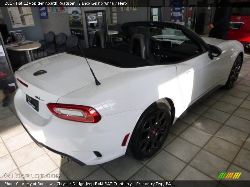 Bianco Gelato White / Nero 2017 Fiat 124 Spider Abarth Roadster