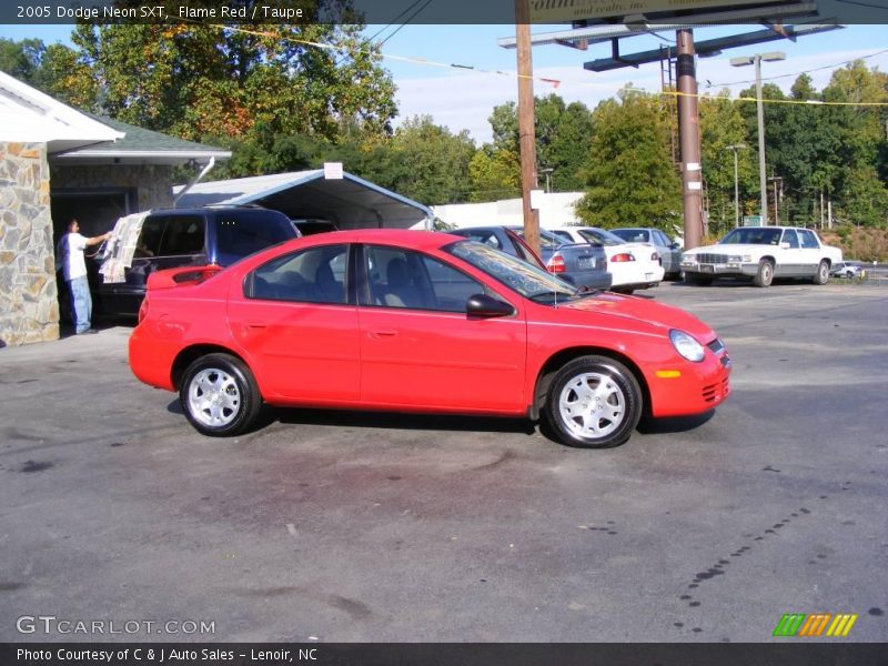 Flame Red / Taupe 2005 Dodge Neon SXT