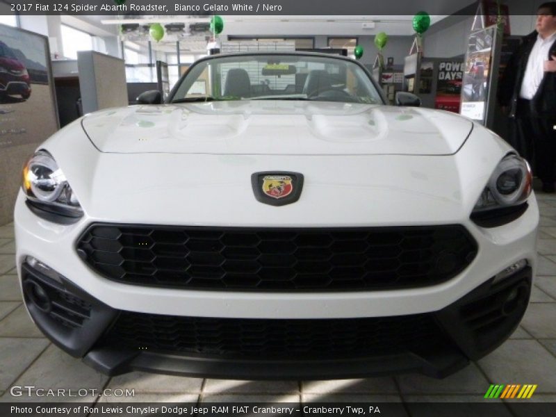 Bianco Gelato White / Nero 2017 Fiat 124 Spider Abarth Roadster