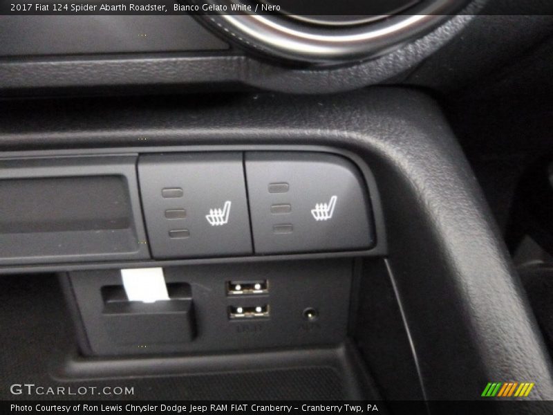 Bianco Gelato White / Nero 2017 Fiat 124 Spider Abarth Roadster