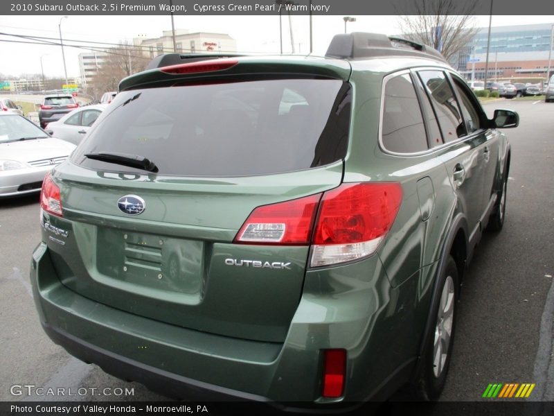 Cypress Green Pearl / Warm Ivory 2010 Subaru Outback 2.5i Premium Wagon