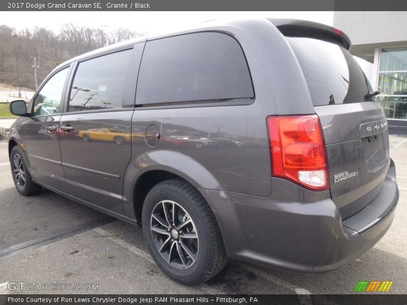 Granite / Black 2017 Dodge Grand Caravan SE