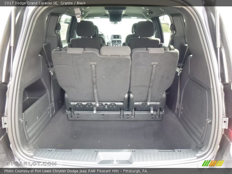 Granite / Black 2017 Dodge Grand Caravan SE