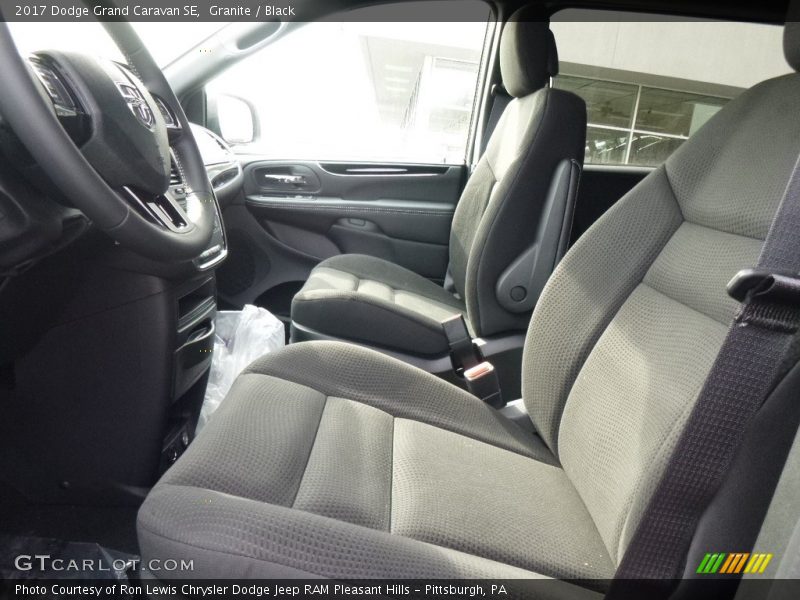 Granite / Black 2017 Dodge Grand Caravan SE