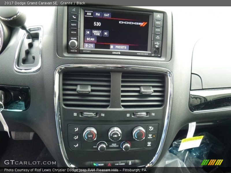 Granite / Black 2017 Dodge Grand Caravan SE