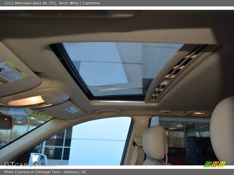 Arctic White / Cashmere 2011 Mercedes-Benz ML 350
