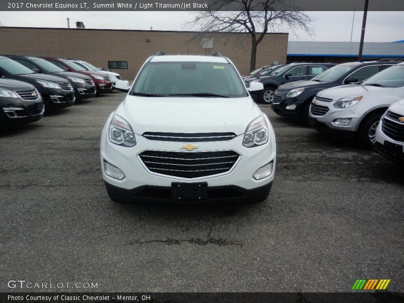 Summit White / Light Titanium/Jet Black 2017 Chevrolet Equinox LT