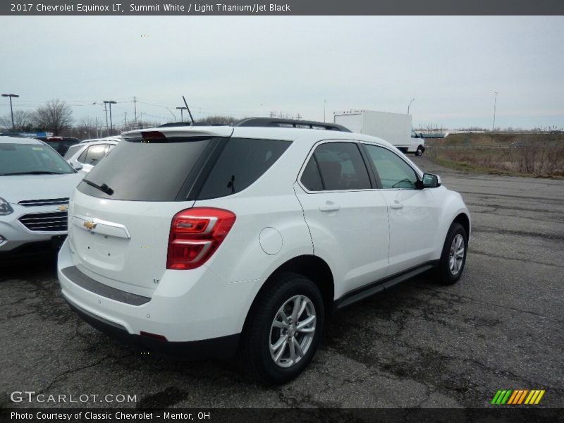 Summit White / Light Titanium/Jet Black 2017 Chevrolet Equinox LT