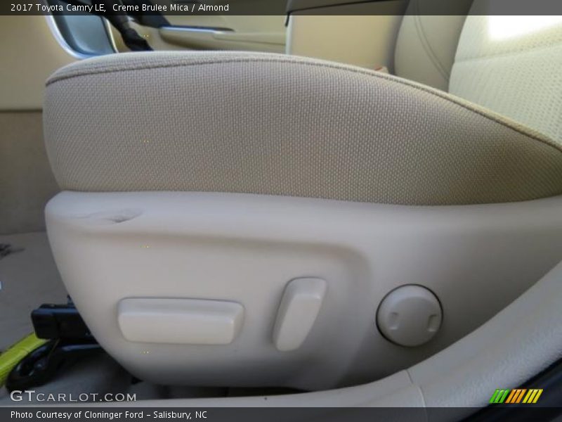 Creme Brulee Mica / Almond 2017 Toyota Camry LE