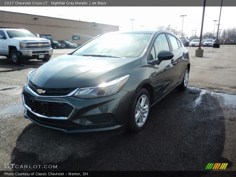 Nightfall Gray Metallic / Jet Black 2017 Chevrolet Cruze LT