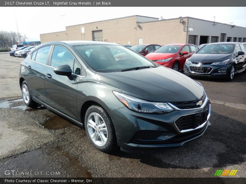 Nightfall Gray Metallic / Jet Black 2017 Chevrolet Cruze LT
