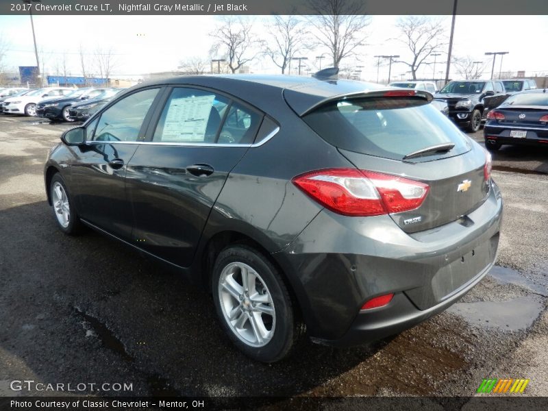 Nightfall Gray Metallic / Jet Black 2017 Chevrolet Cruze LT